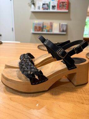 Swedish Hasbeens Black Clog Sandals - size 8.5/9